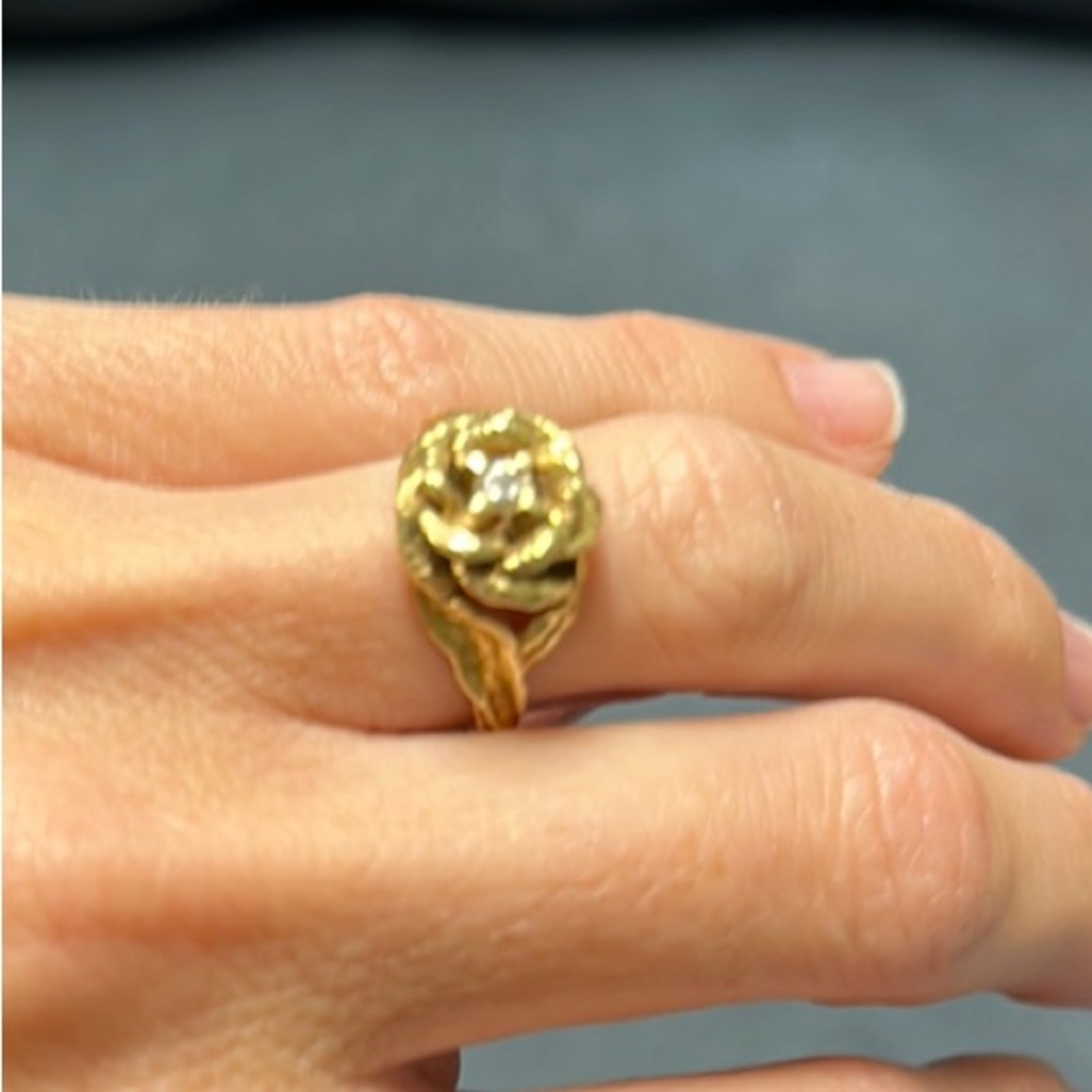Elegant Gold Rose Ring